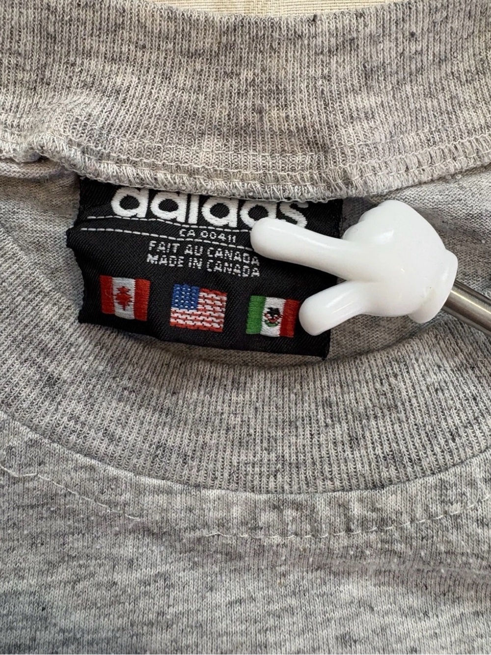 Vintage Adidas T-Shirt Size XL Gray Three Stripes Relaxed 90s Y2K Fit - Picture 5 of 7